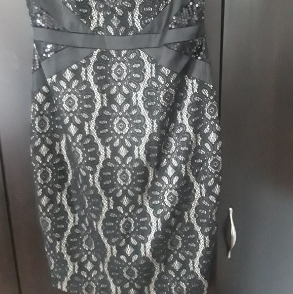 Dress - Picture 2 of 5